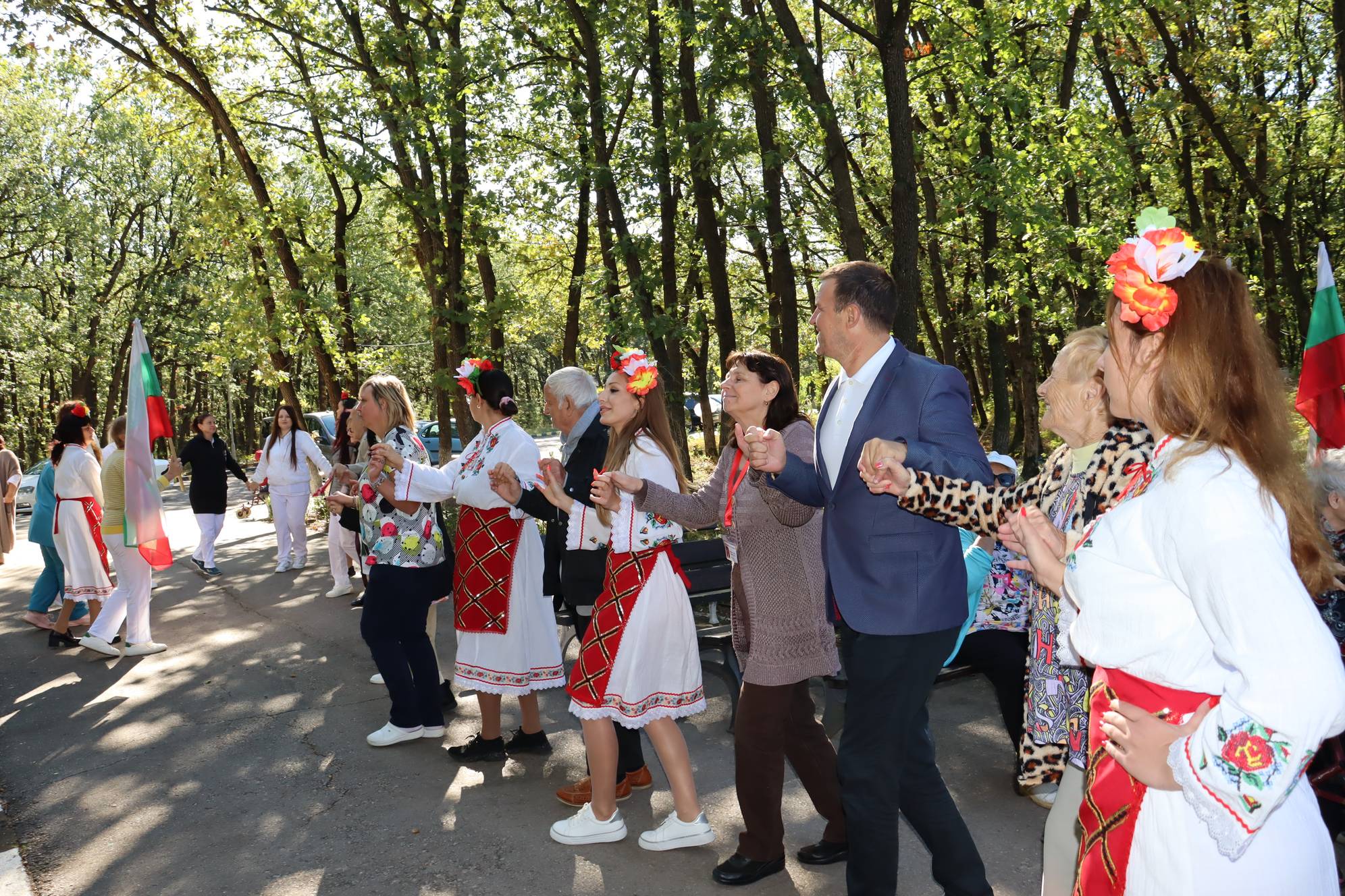 Кметът на Хасково почете възрастните хора на техния празник